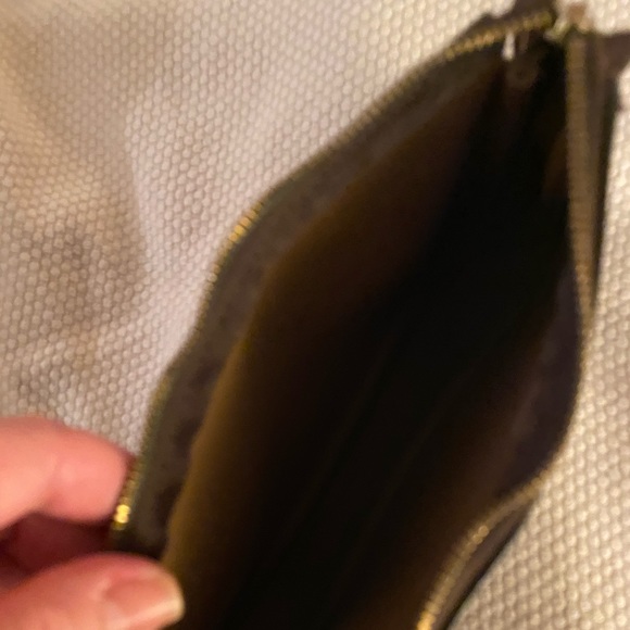 Louis Vuitton Vintage Authentic Pouchette - Picture 5 of 5